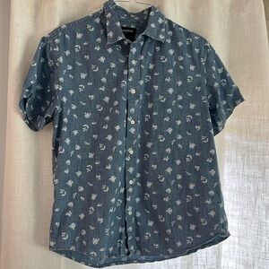 Bonobos L stretch standard fit short sleeve button down blue with white design